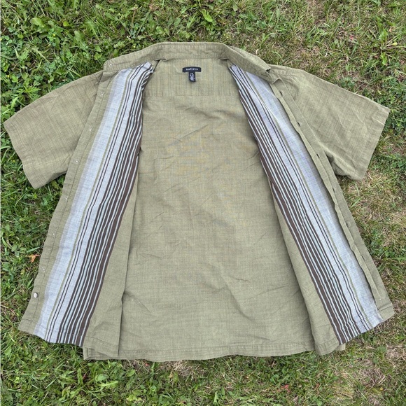Van Heusen S/S Button-Up Collar Shirt Mens Lg 16-16.5 Green Gray Brown Stripes - Picture 3 of 5